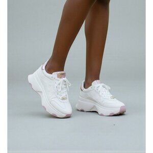 Guess Caleb White Logo Sneakers Women’s 10 NIB Pink Sole Casual Shoes